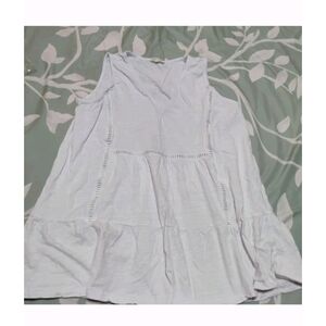 Elegant White Sleeveless Women's Tank Top